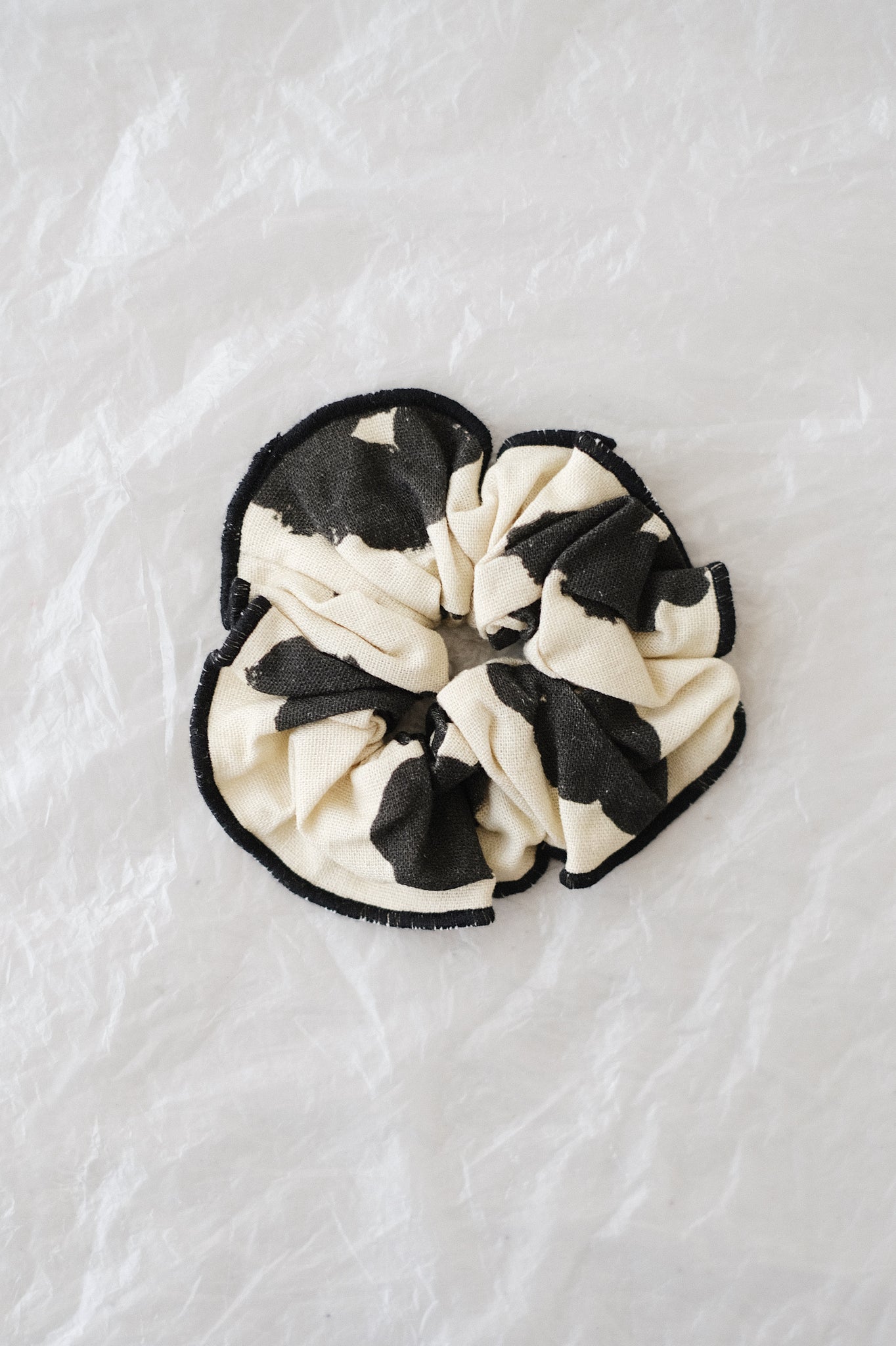 Victoria Scrunchie