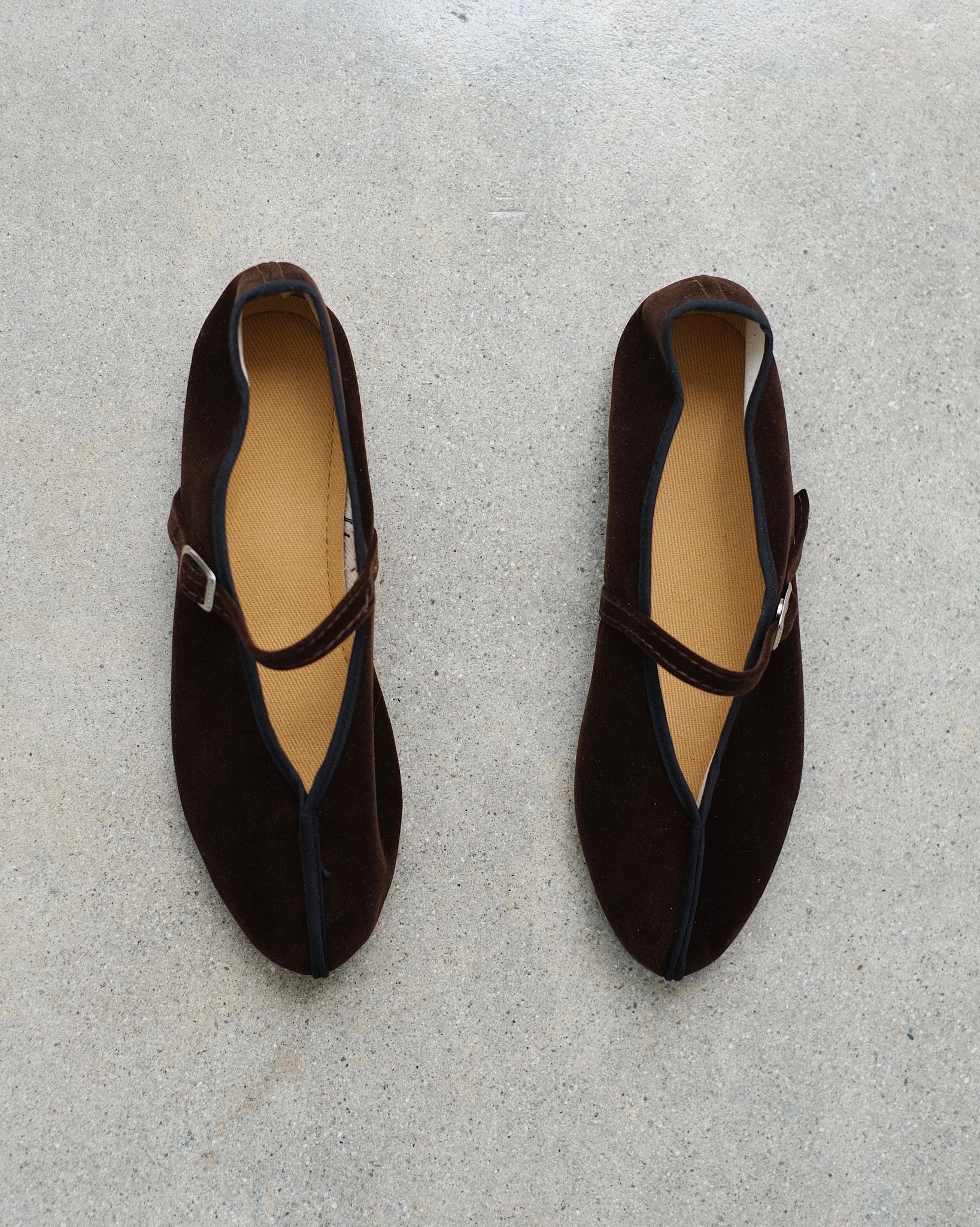 Wax Apple Theater Mary Jane Shoe in Brown Velvet