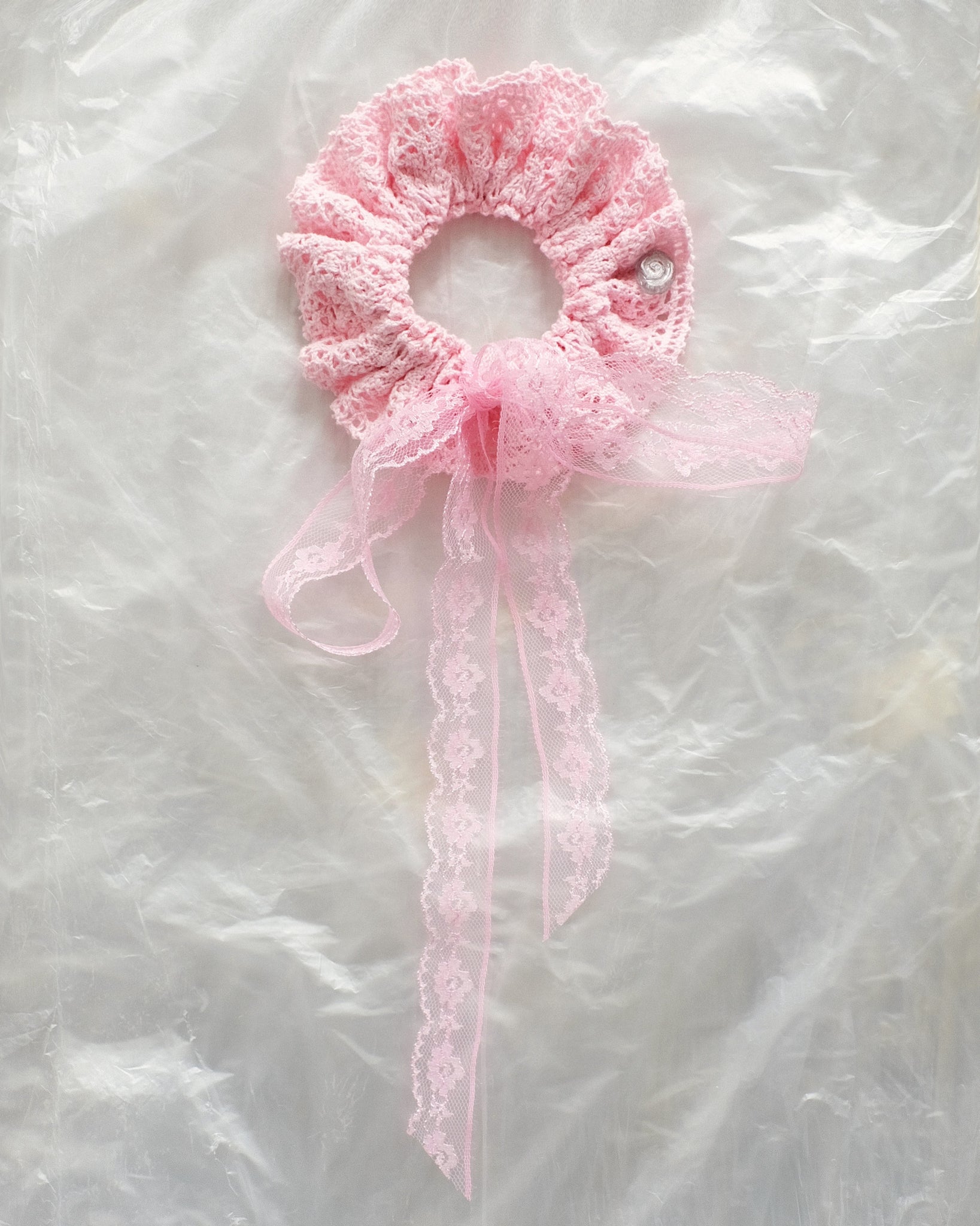 Merrma Lace Scrunchie in Pink 