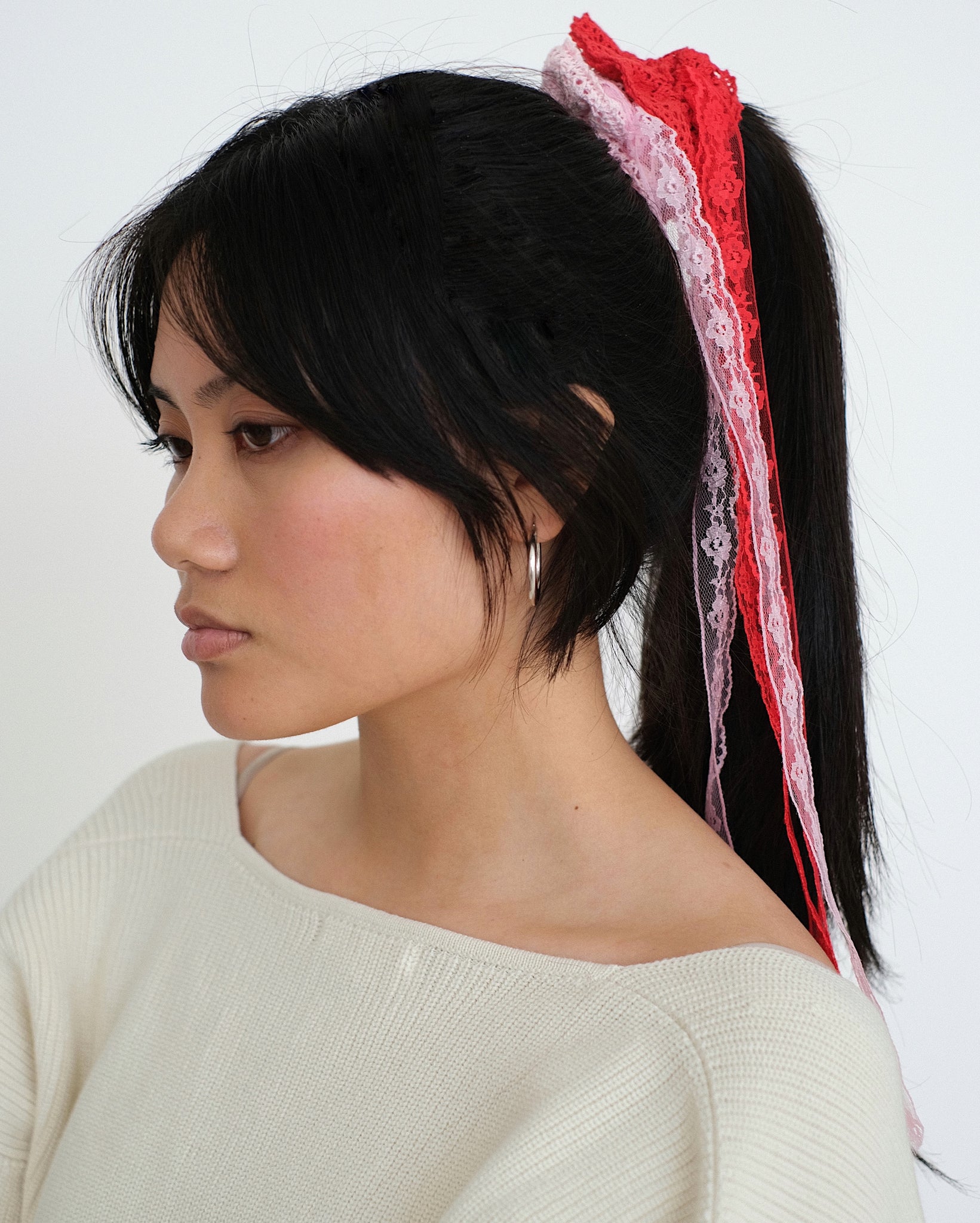 Merrma Scrunchie with Lace Ribbons in Red