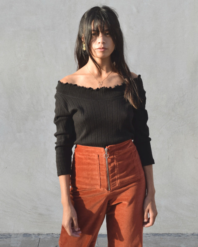 Side Party FUGGIAMO Celia Black Ribbed Off the Shoulder Top