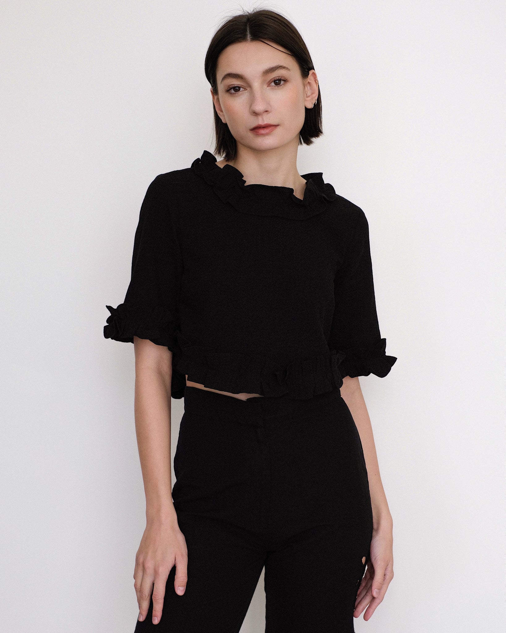 Toit Voilant Audrey Crop Top in Black